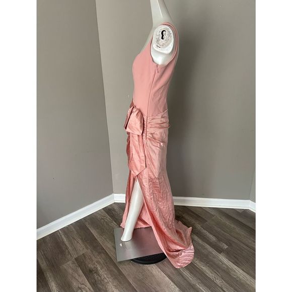 Cinq à Sept
Marian Draped Gown - Picture 7 of 13